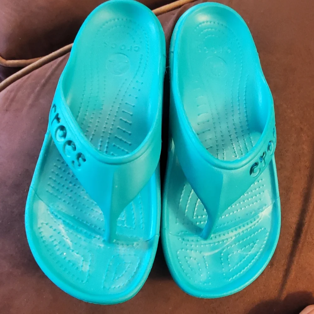 Crocs Turquoise Sandals - Picture 5 of 8